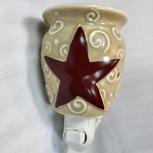 Scentsy Other - Scentsy Rustic Star NIGHTLIGHT Mini Wax Warmer Wall Plug In